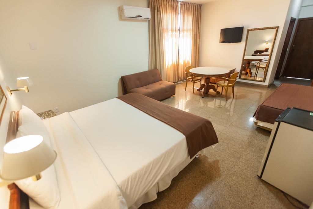 מונטס קלארוס Dimas Lessa Hotel מראה חיצוני תמונה