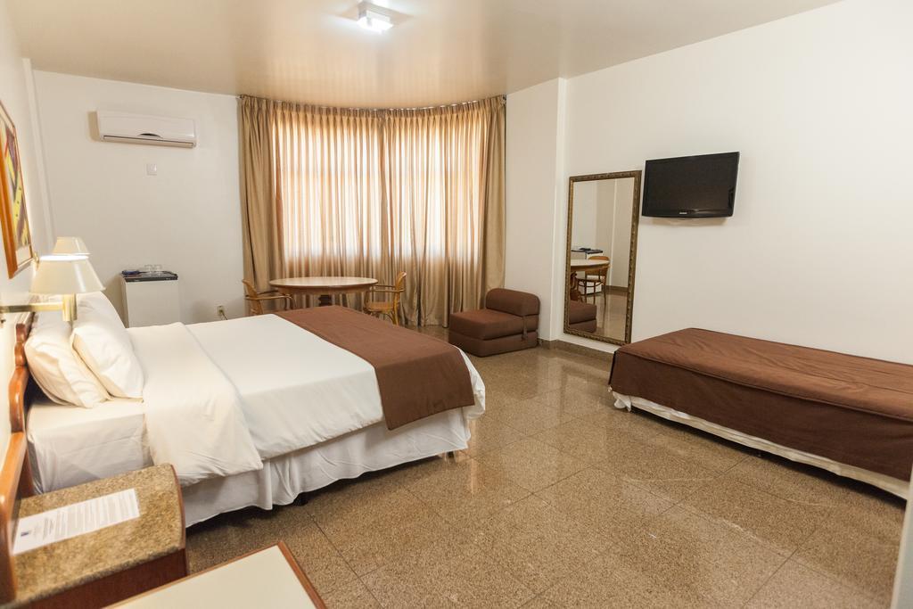 מונטס קלארוס Dimas Lessa Hotel מראה חיצוני תמונה